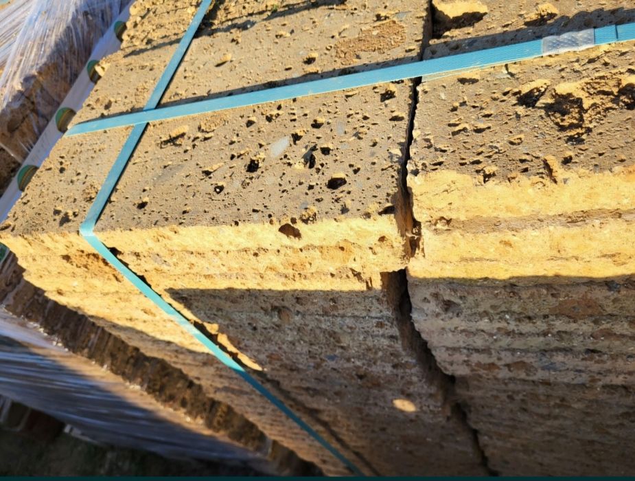 Tufo vulcanico 35x20, grosime 3 cm