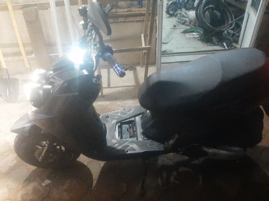 Бумер мото бензин скутер