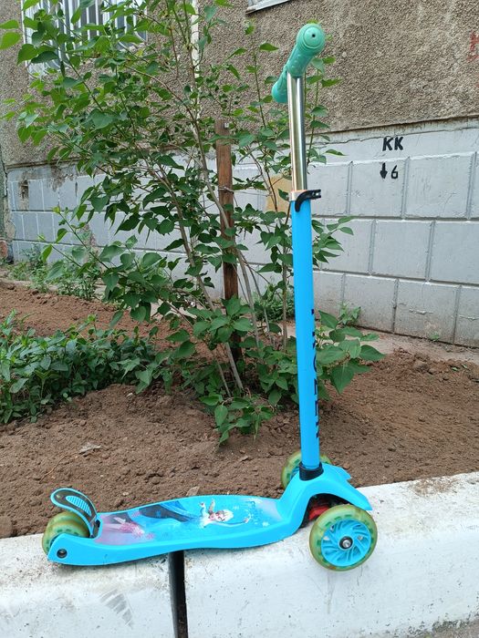 Продам самокат детский