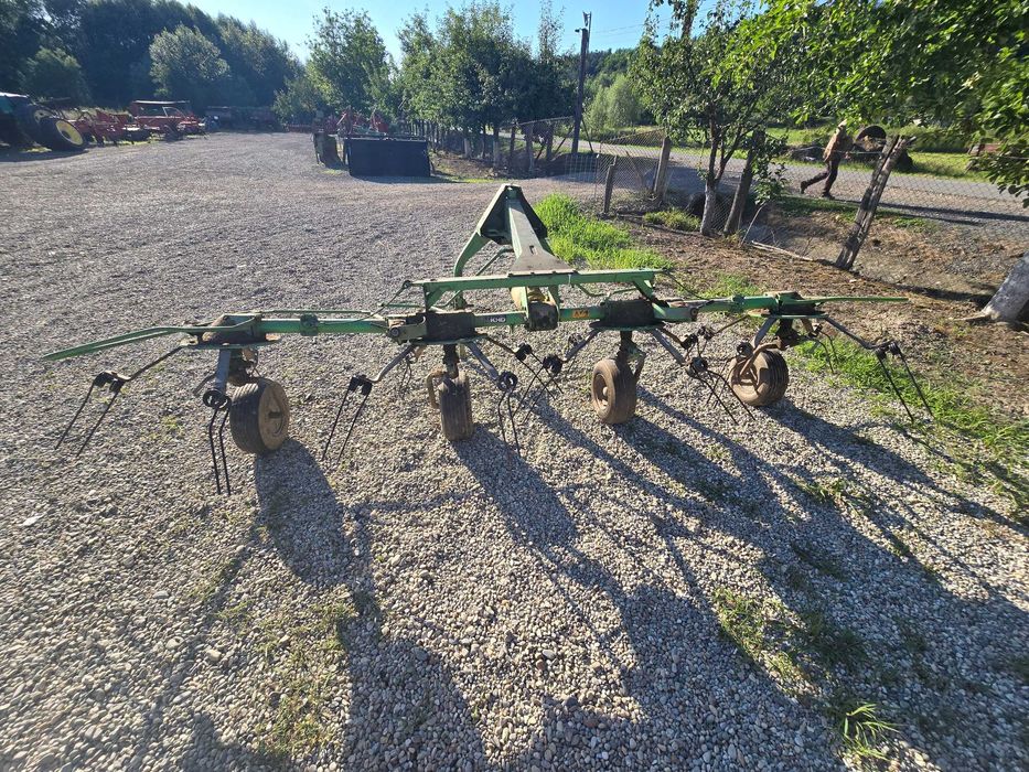 Grebla imprastiat dupa tractor 4 rotoare deutz fahr 4.5m tot original
