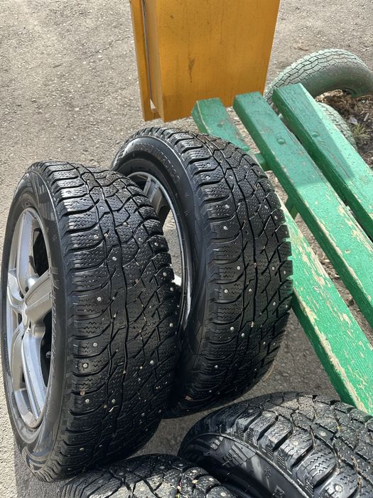 Продам Диски 215/60/17 с резиной(зима)