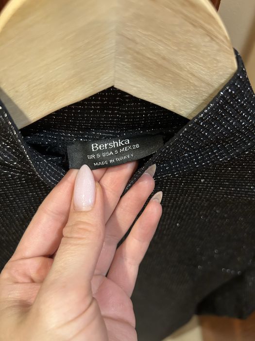 Рокля “Bershka” с гол гръб