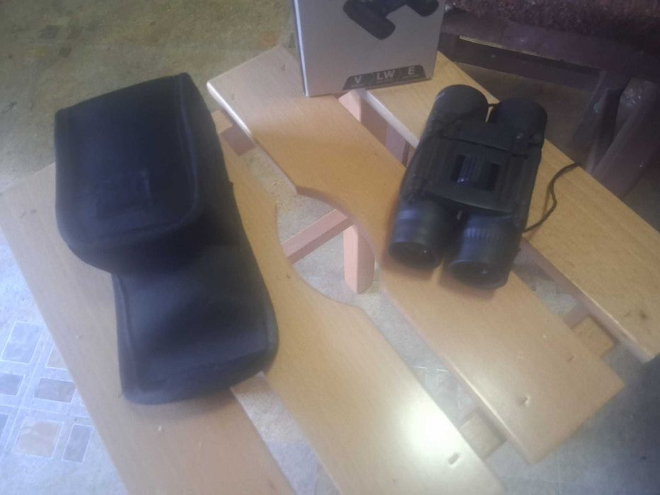 Binoclu Drumeţie Tasco cu Reglare 10X25 Negru Adulţi