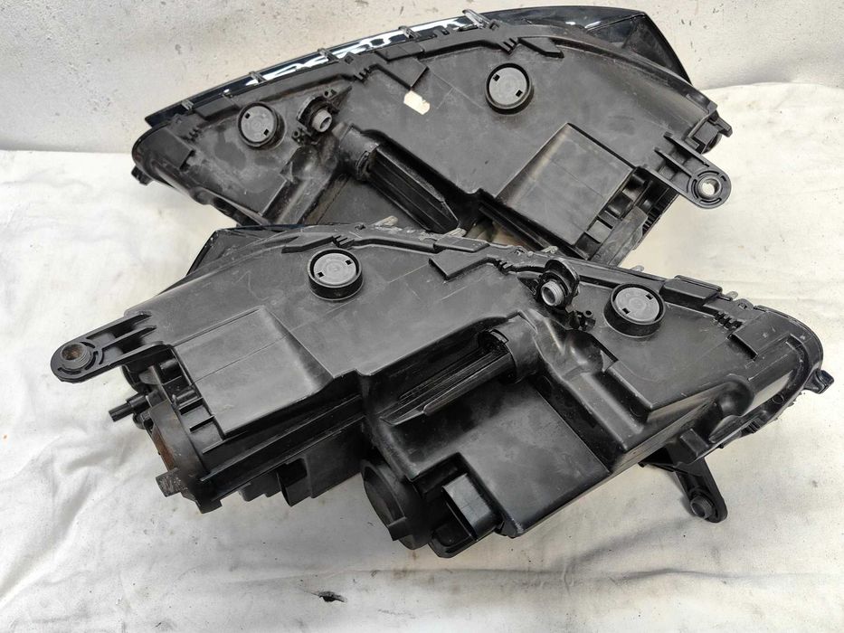 Оригинални  фарове  Vw Touareg