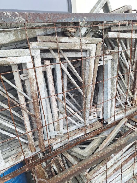 De vânzare craveti (juguri pt stalpi)