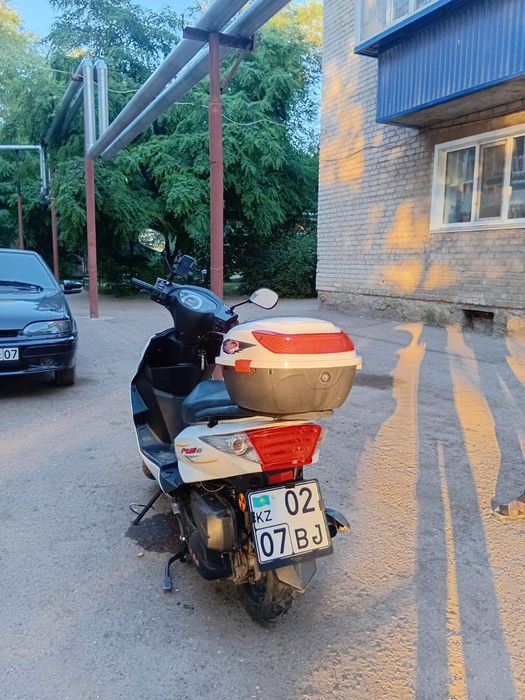 Мопед м8 скутер.