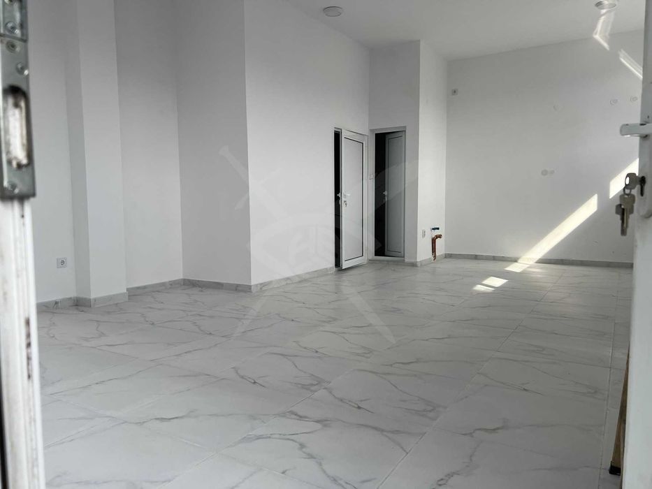 Продава се Магазин в Пловдив, Изгрев - 100 кв.м за 750 €/кв.м - Снимка #2