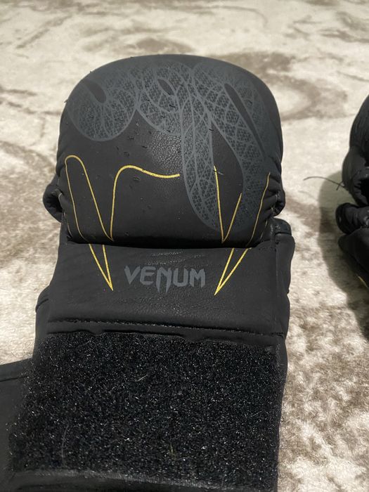 MMA РЪКАВИЦИ - Venum - Serpenti MMA Sparring Gloves - Black/Silver/Gold