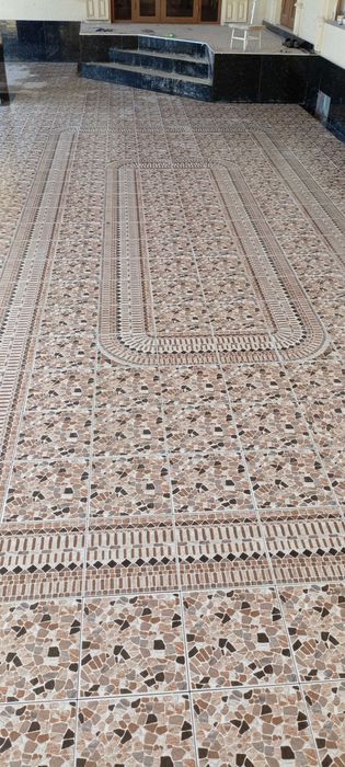 Мастер сам кафели