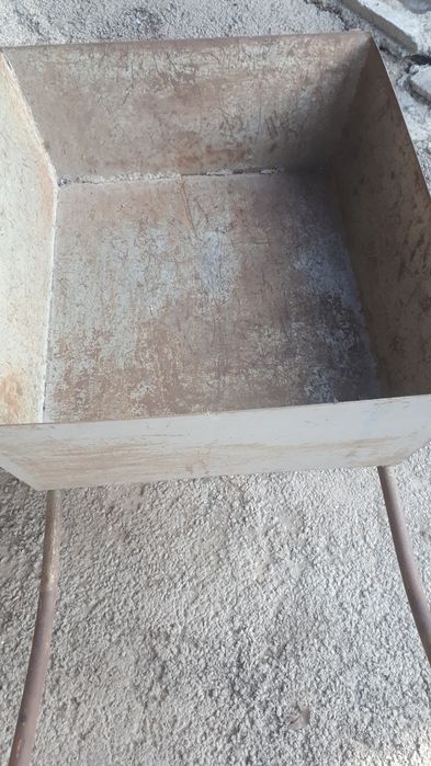 Тачки строительные металлические