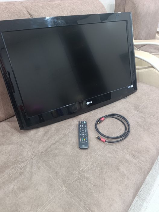 Телевизор LG размер 80на 50.