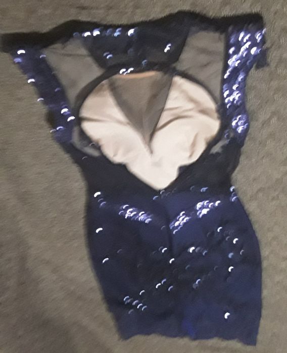 Rochie ocazie spate gol model deosebit.