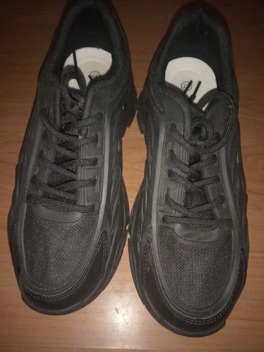 Pantofi sport de vanzare