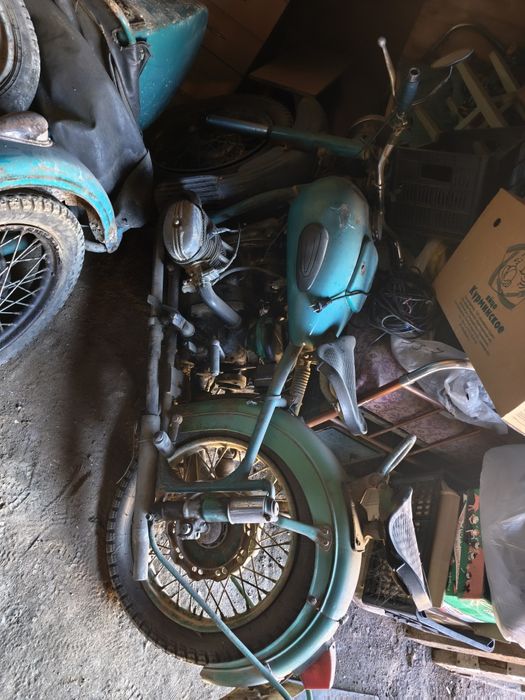 Продается урал с коляской не на ходу