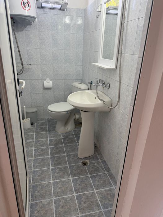 Дава се под наем Едностаен апартамент в Варна, Базар Левски - 15 кв.м за 15.3 € - Снимка #4