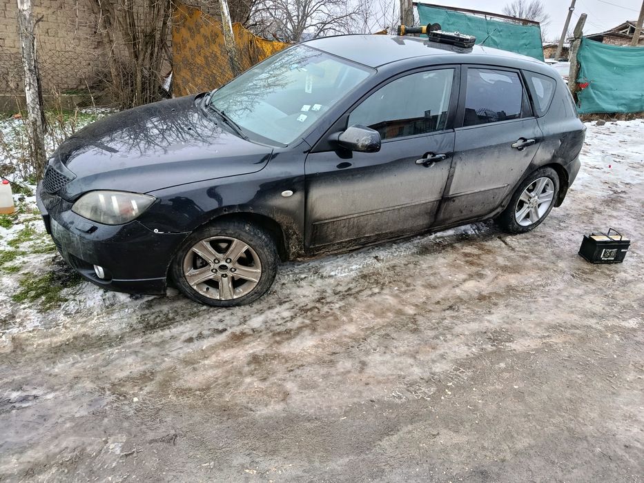 Продава се на Части Mazda 3