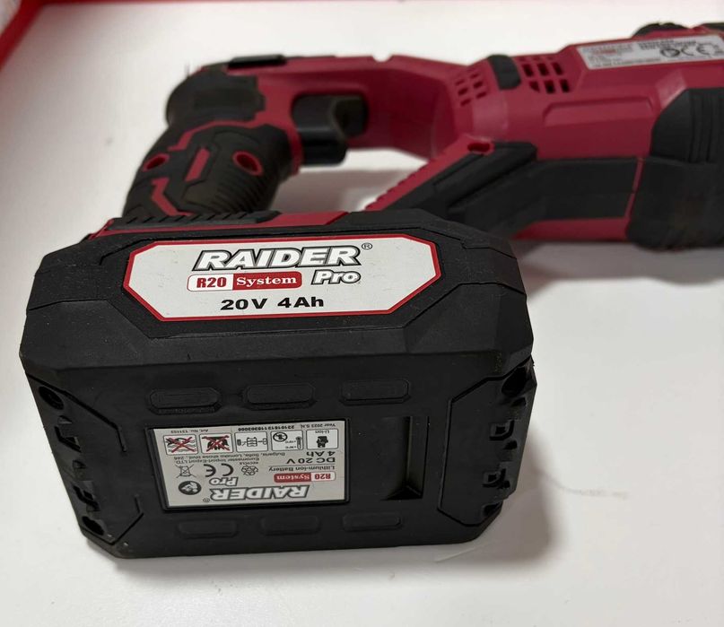 Акумулаторен саблевиден трион RAIDER RDP-SRS20