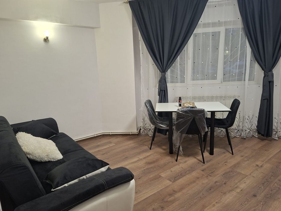 Închiriez apartament Gorjului