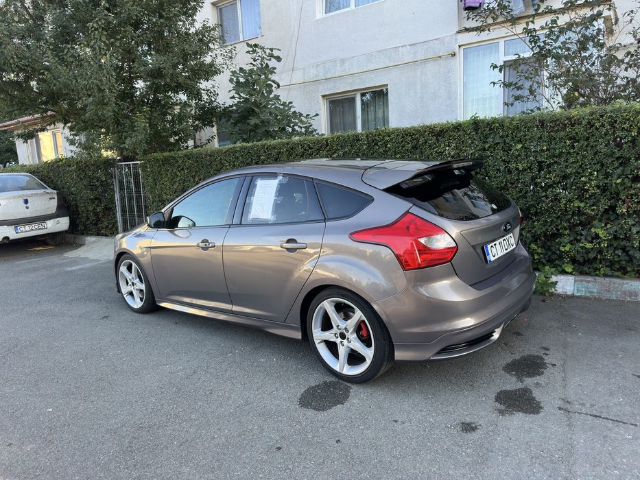 FORD Focus 2014 — imagine 3