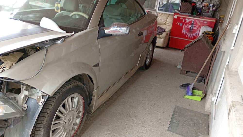 Megane 2 Cabrio 1.9 TDI 131cp Avariat