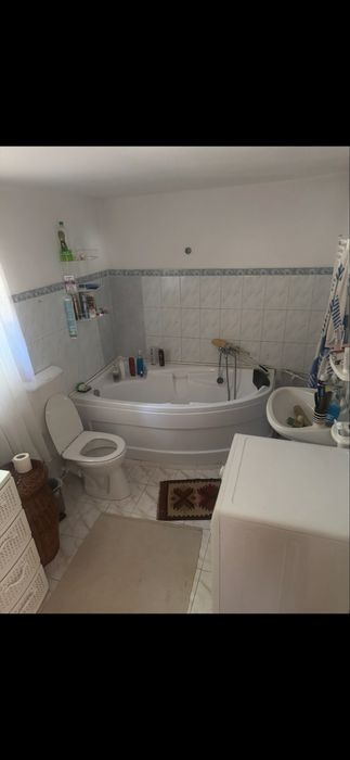 Ofer spre vanzare casa de locuit +spatiu comercial