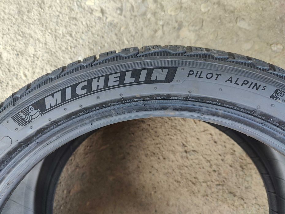 2 Нови зимни гуми 275/35R19 Michelin Pilot Alpin 5*(BMW) XL 100V M+S 3PMFS RFID с борд