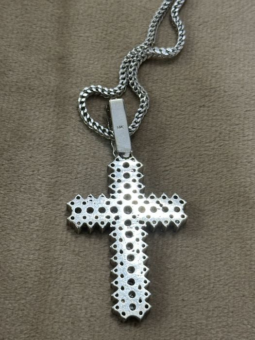 5.30 ct Diamante Naturale – Pandantiv - Cruce - Aur Alb  cu Lanț