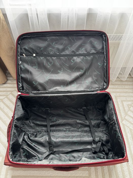 Продам чемодан большой!