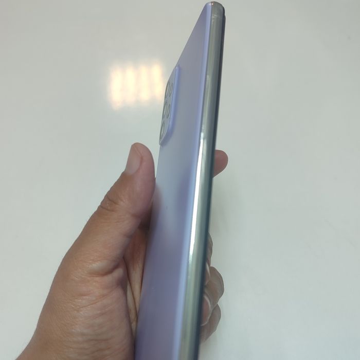 Продам срочно. Samsung galaxy A 72.