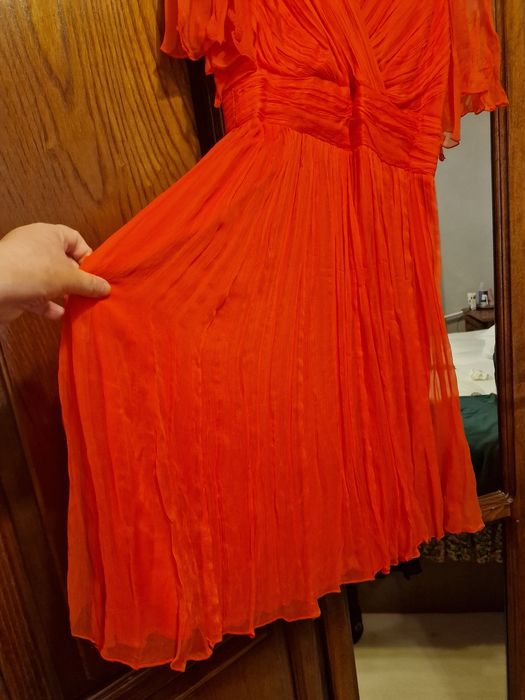 vând rochie CARAMEL  de mătase, mărimea 38, culoarea portocaliu, purta