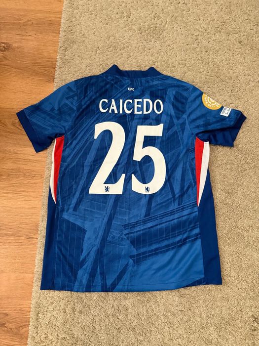 Tricou Caicedo.