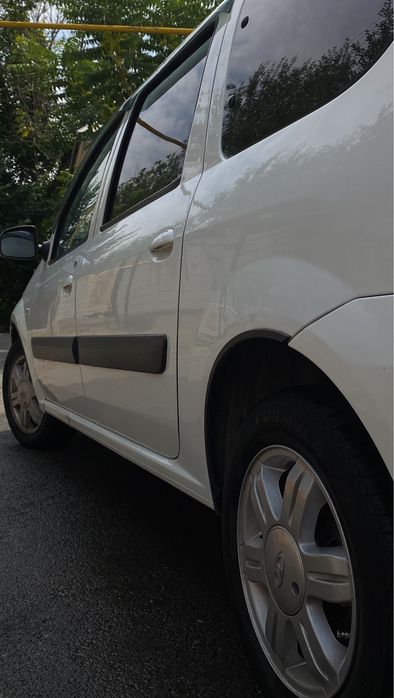 Lada | Largus |
