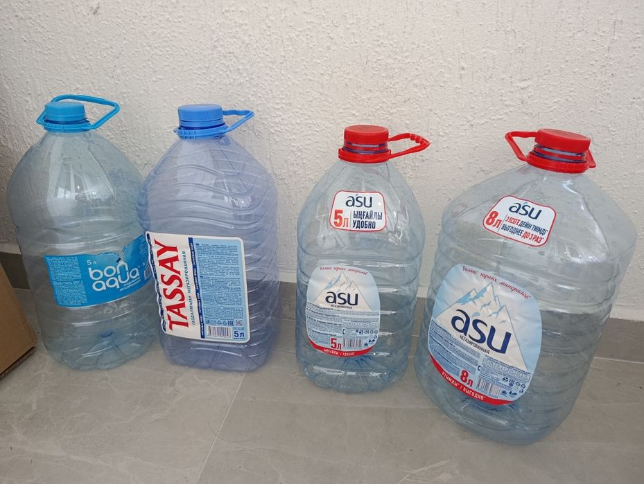 Продам бутылки 5л 8л