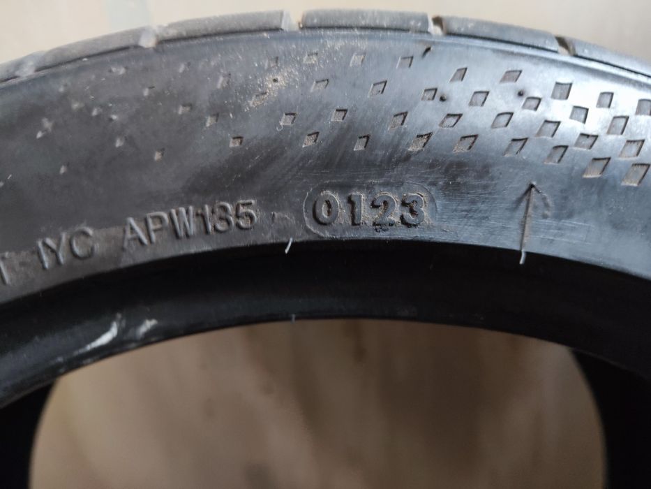 Grip Max ,Super Grip Pro 245/40/18