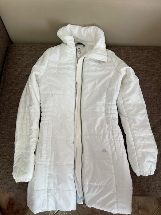 Яке adidas бяло средна дължина