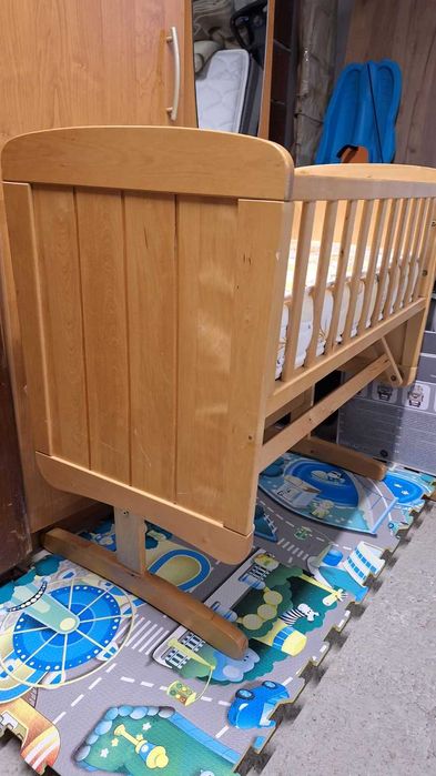 Люлееща кошара за новородено масивна