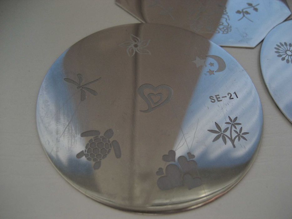 плочки и печат за нокти