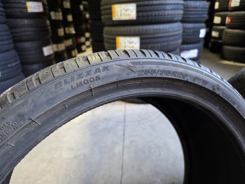 255/35/20 BRIDGESTONE 2бр