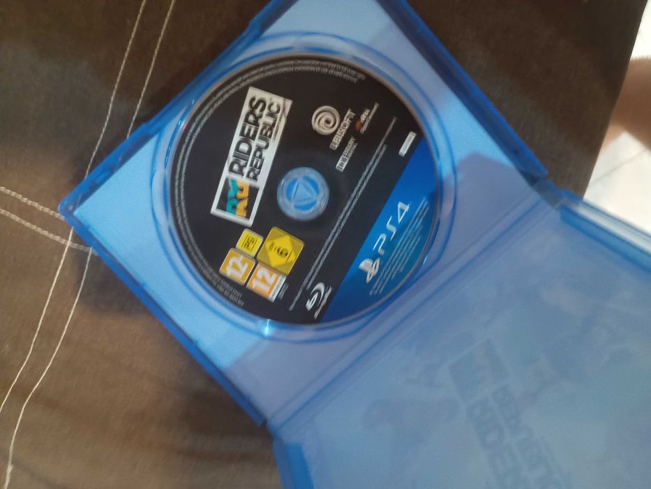 PS4 със  riders republic, rdr2 и GTA 5 premium edition