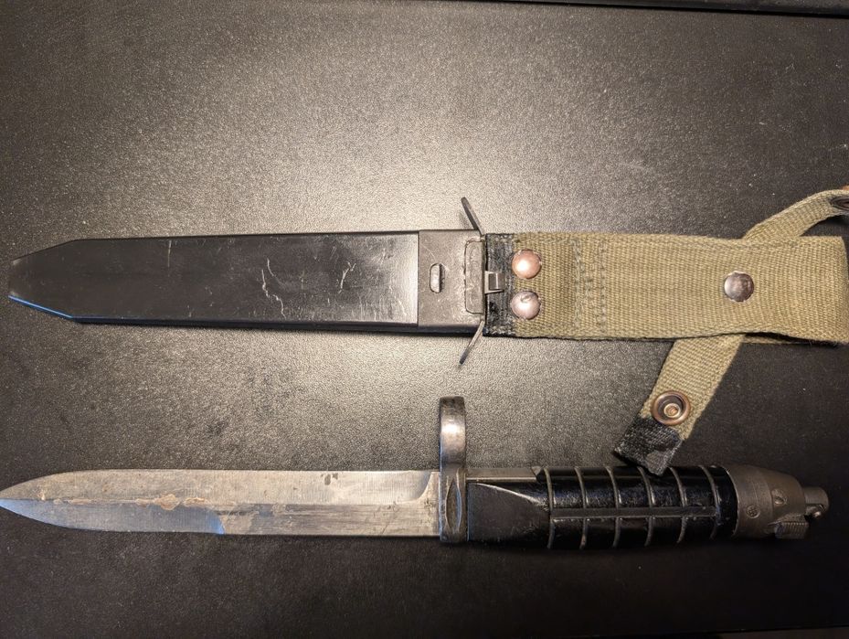 Baioneta Suedeza AK 4