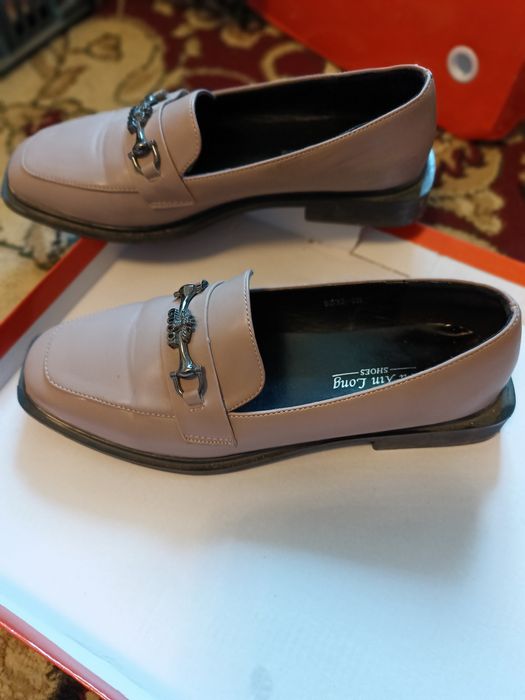 Продам женские туфли