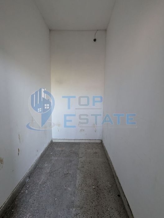 Промишлено помешение на центъра на село Първомайци, област Велико Тър