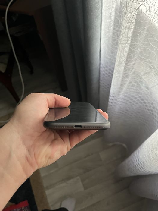 Продам Iphone 11