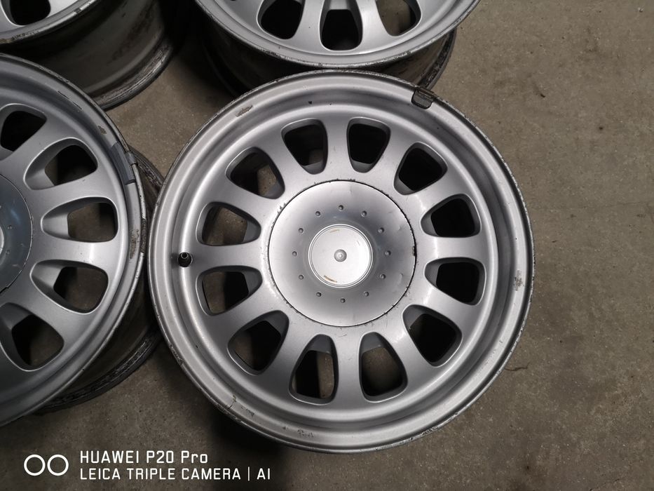 Продавам 4 бр Алуминиеви джанти за БМВ 5x120 15* 7 J *ЕТ 20*ц.о 74.1