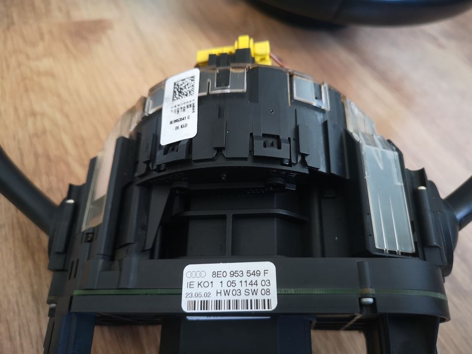 ВОЛАН AUDI A4 / A6 КОМПЛЕКТ в отлично състояние