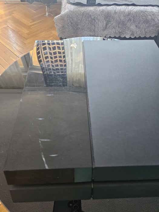 Sony PlayStation 4 (PS4) + 2 Джойстика + 23 Игри!