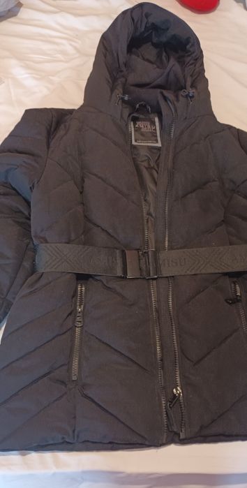 Geaca superba de iarna cu gluga si blanita stufoasa  marime mare