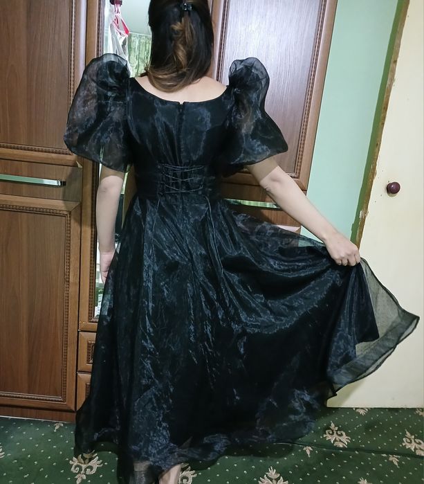 Продаётся платье. Микрорайон 1-остановка