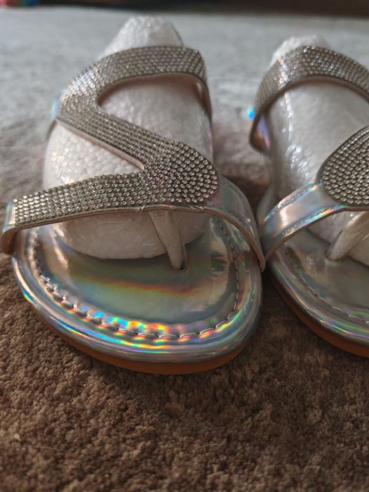 Продам летние шлепанцы