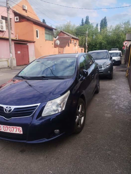 Vând  toyota avensis 2.0 d. din2011